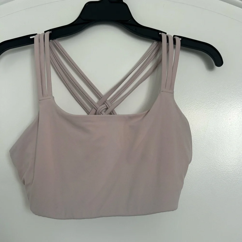Athleta MediumHyper Focused Sports Bra Powervita Size medium athletic athleisure
